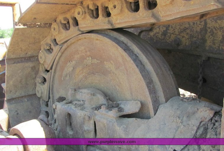 image for item 4304 1975 Caterpillar D6C dozer