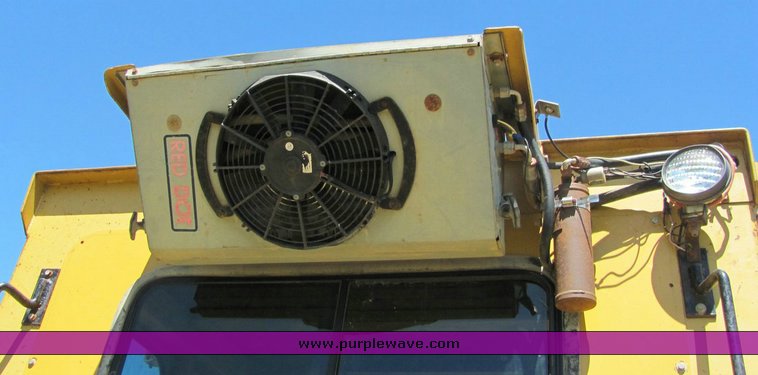 image for item 4304 1975 Caterpillar D6C dozer