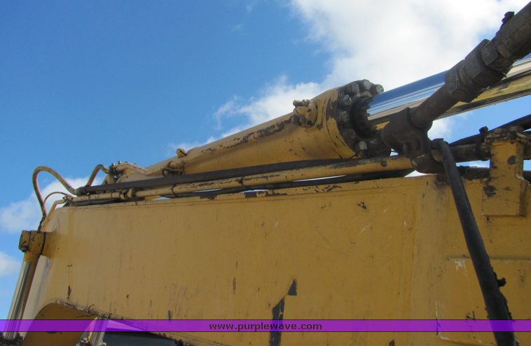 image for item 4660 1994 Komatsu PC220LC-6 excavator
