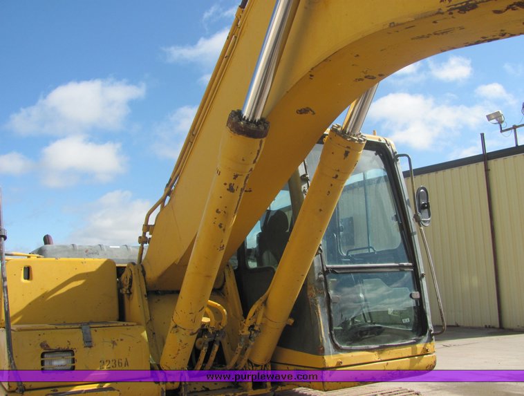 image for item 4660 1994 Komatsu PC220LC-6 excavator