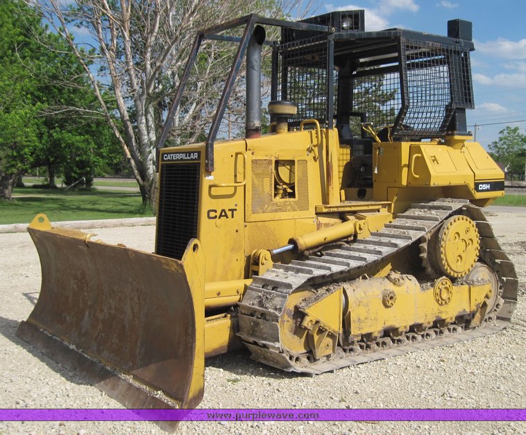 image for item 4713 Caterpillar D5H dozer