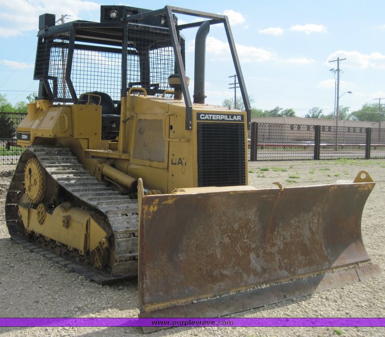image for item 4713 Caterpillar D5H dozer
