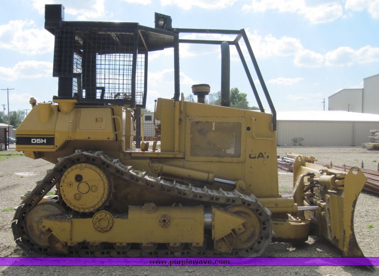 image for item 4713 Caterpillar D5H dozer