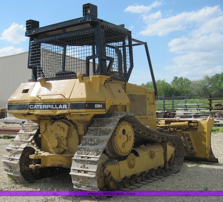image for item 4713 Caterpillar D5H dozer