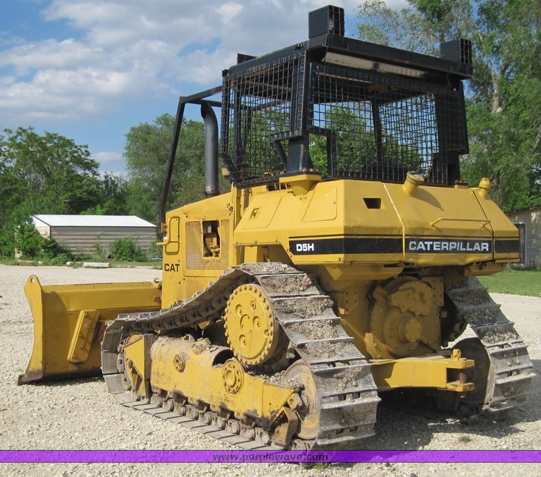 image for item 4713 Caterpillar D5H dozer
