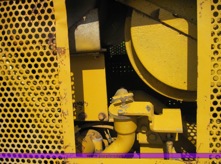image for item 4713 Caterpillar D5H dozer