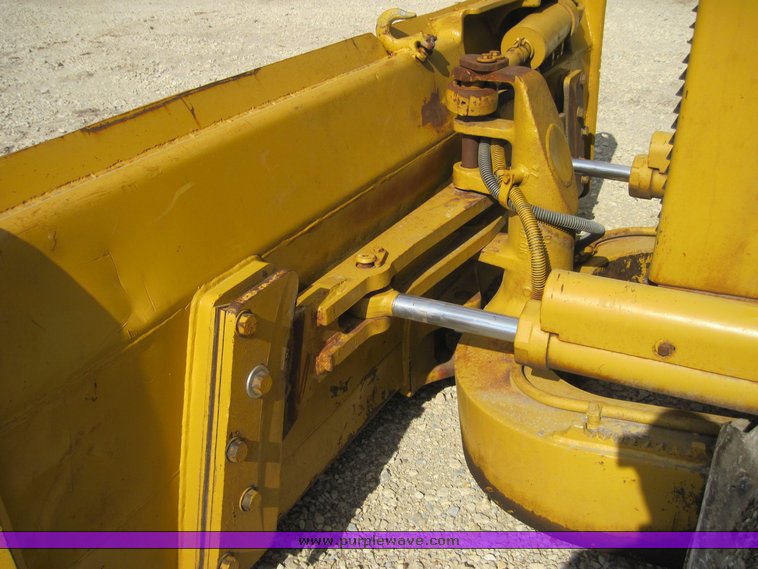 image for item 4713 Caterpillar D5H dozer