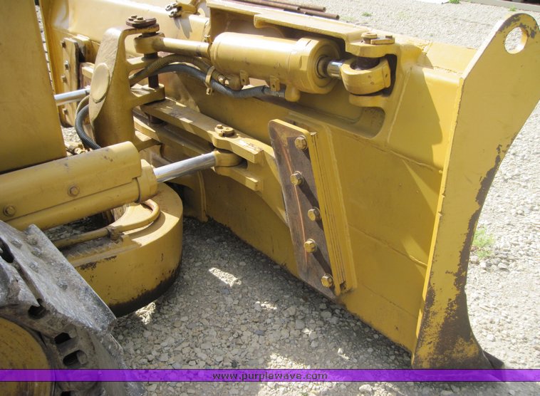image for item 4713 Caterpillar D5H dozer