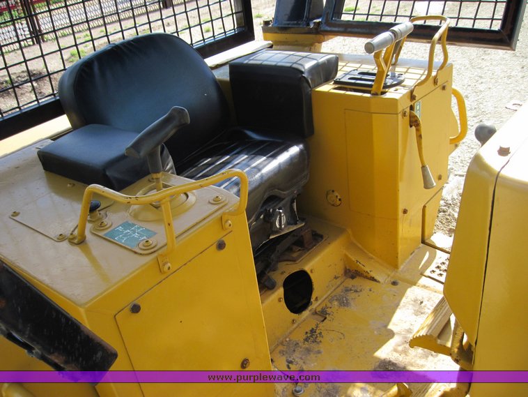 image for item 4713 Caterpillar D5H dozer