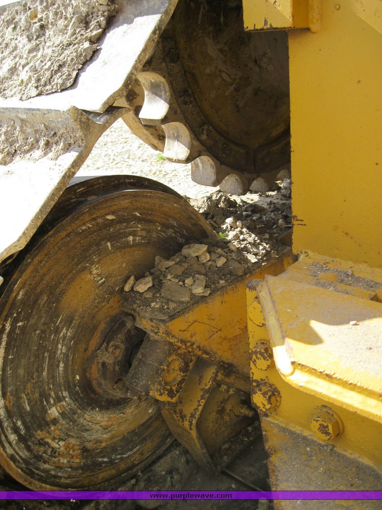 image for item 4713 Caterpillar D5H dozer