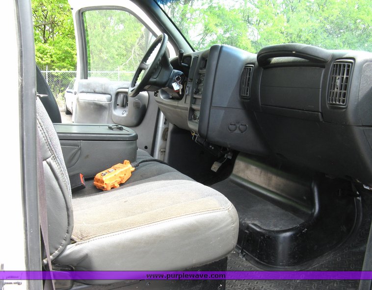 image for item 5003 2002 Chevrolet C4500 dump truck