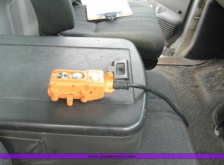 image for item 5003 2002 Chevrolet C4500 dump truck