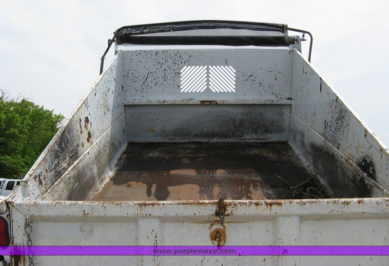 image for item 5003 2002 Chevrolet C4500 dump truck