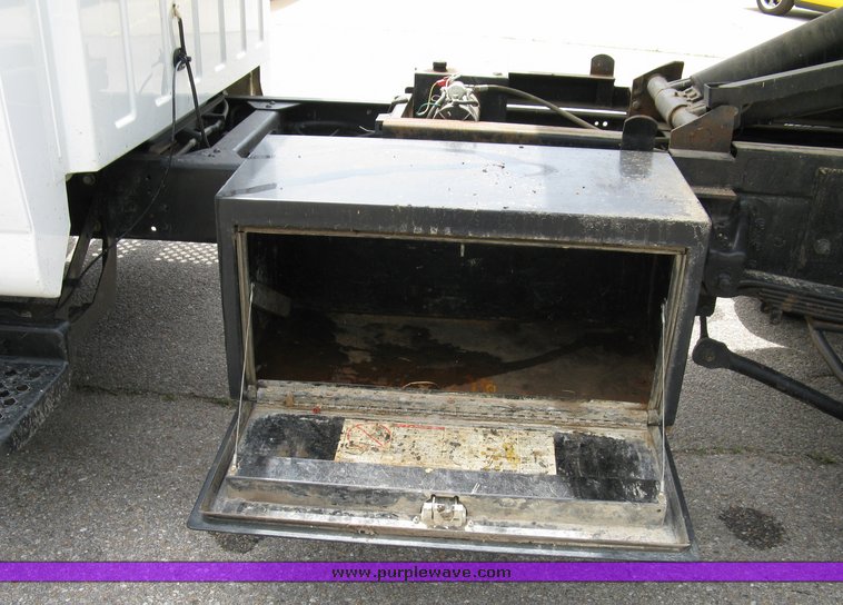 image for item 5003 2002 Chevrolet C4500 dump truck