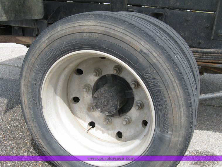 image for item 5003 2002 Chevrolet C4500 dump truck