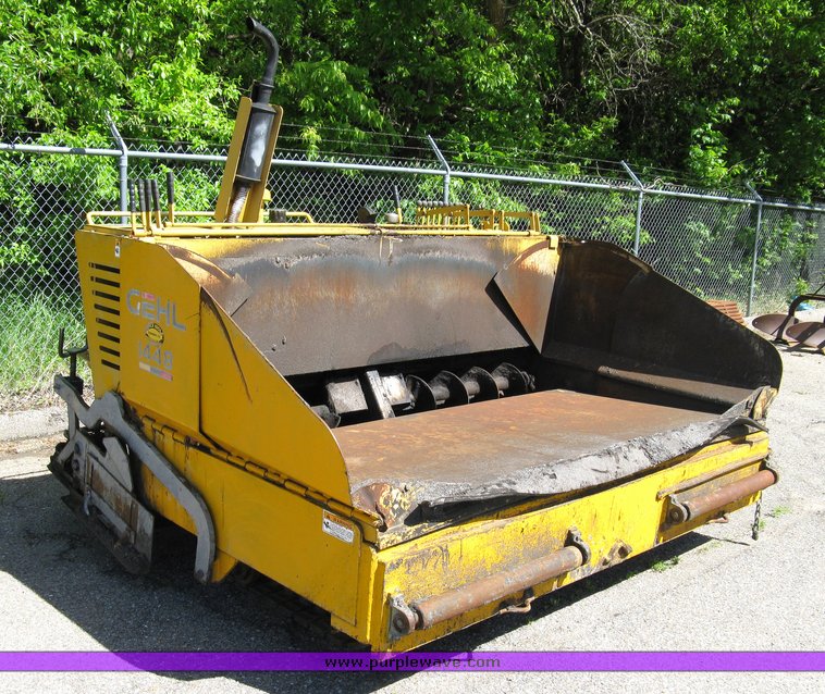 image for item 5005 Gehl 1448 asphalt paver