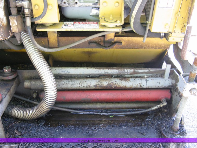 image for item 5005 Gehl 1448 asphalt paver