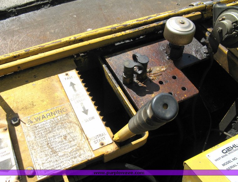 image for item 5005 Gehl 1448 asphalt paver