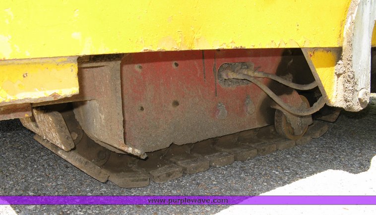 image for item 5005 Gehl 1448 asphalt paver