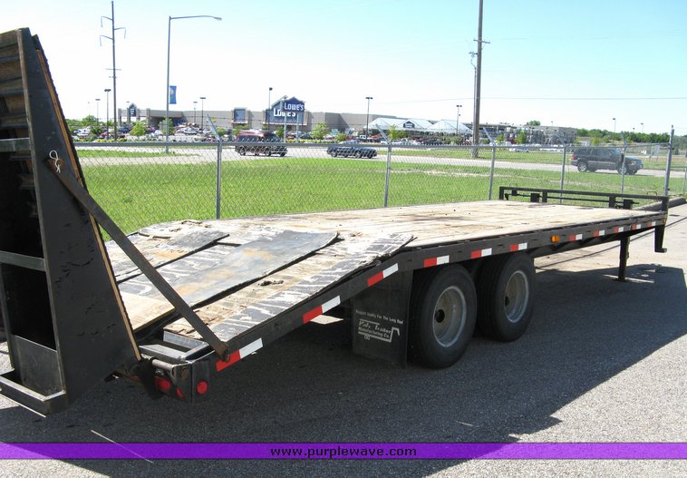 image for item 5008 2004 PJ 20' pintle hitch trailer