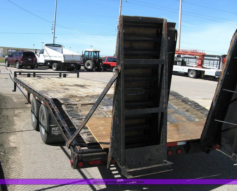 image for item 5008 2004 PJ 20' pintle hitch trailer