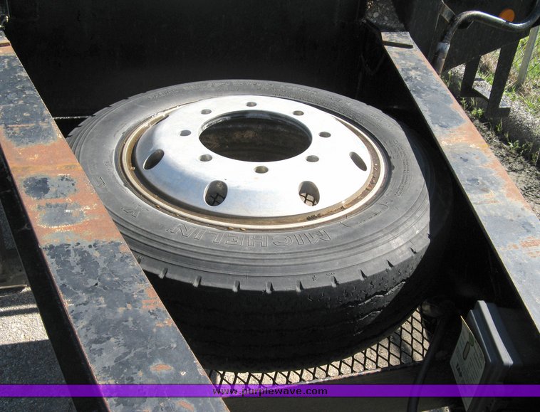 image for item 5008 2004 PJ 20' pintle hitch trailer