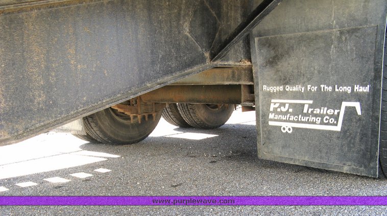 image for item 5008 2004 PJ 20' pintle hitch trailer