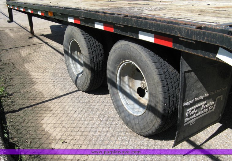 image for item 5008 2004 PJ 20' pintle hitch trailer