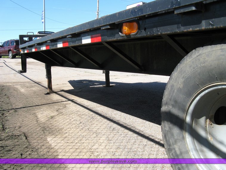 image for item 5008 2004 PJ 20' pintle hitch trailer