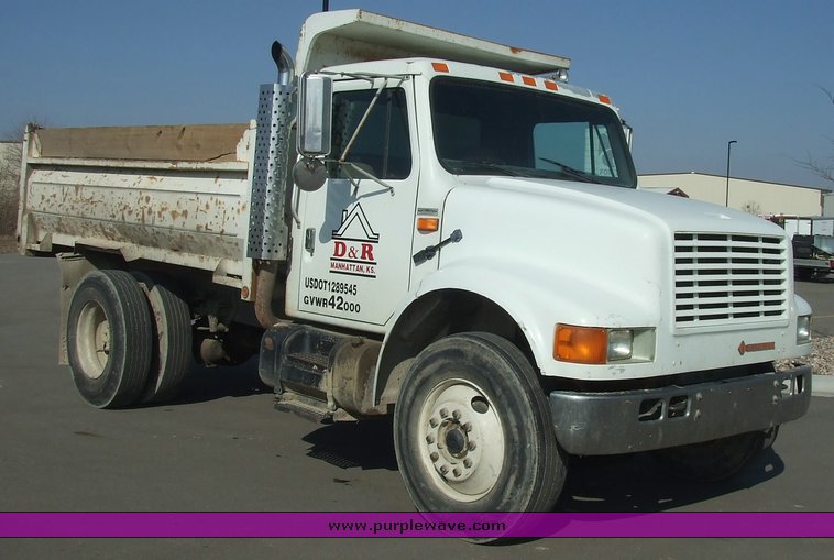 image for item 6634 1992 International Series 4900 dump truck