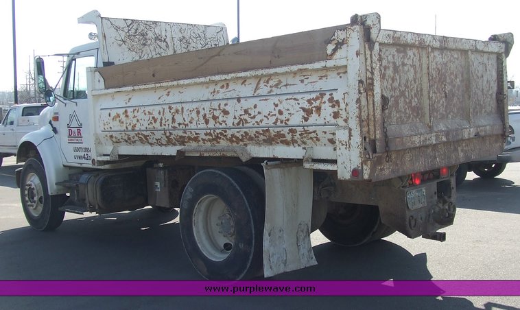 image for item 6634 1992 International Series 4900 dump truck