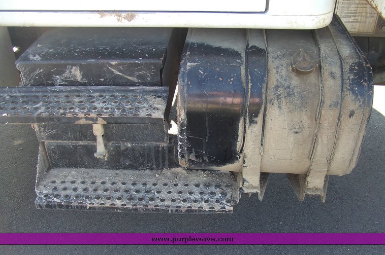 image for item 6634 1992 International Series 4900 dump truck