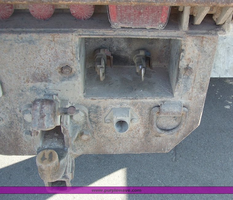 image for item 6634 1992 International Series 4900 dump truck