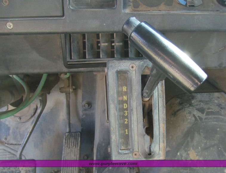 image for item 6634 1992 International Series 4900 dump truck