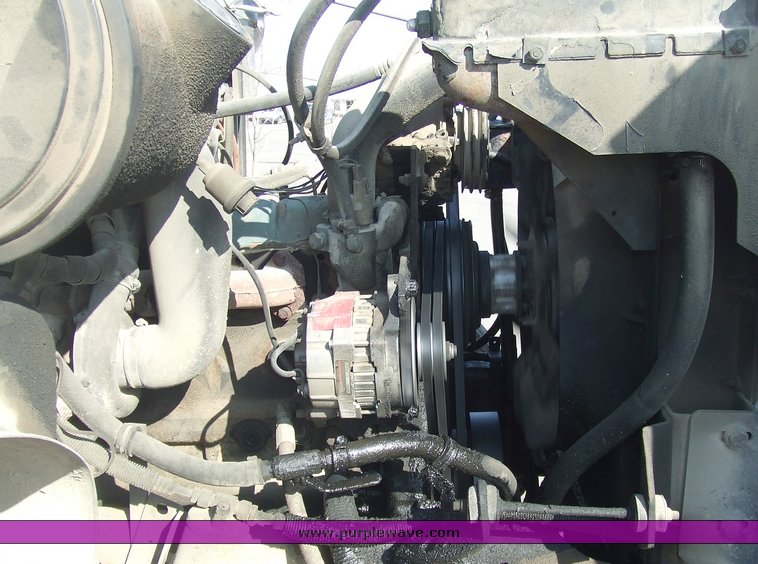 image for item 6634 1992 International Series 4900 dump truck