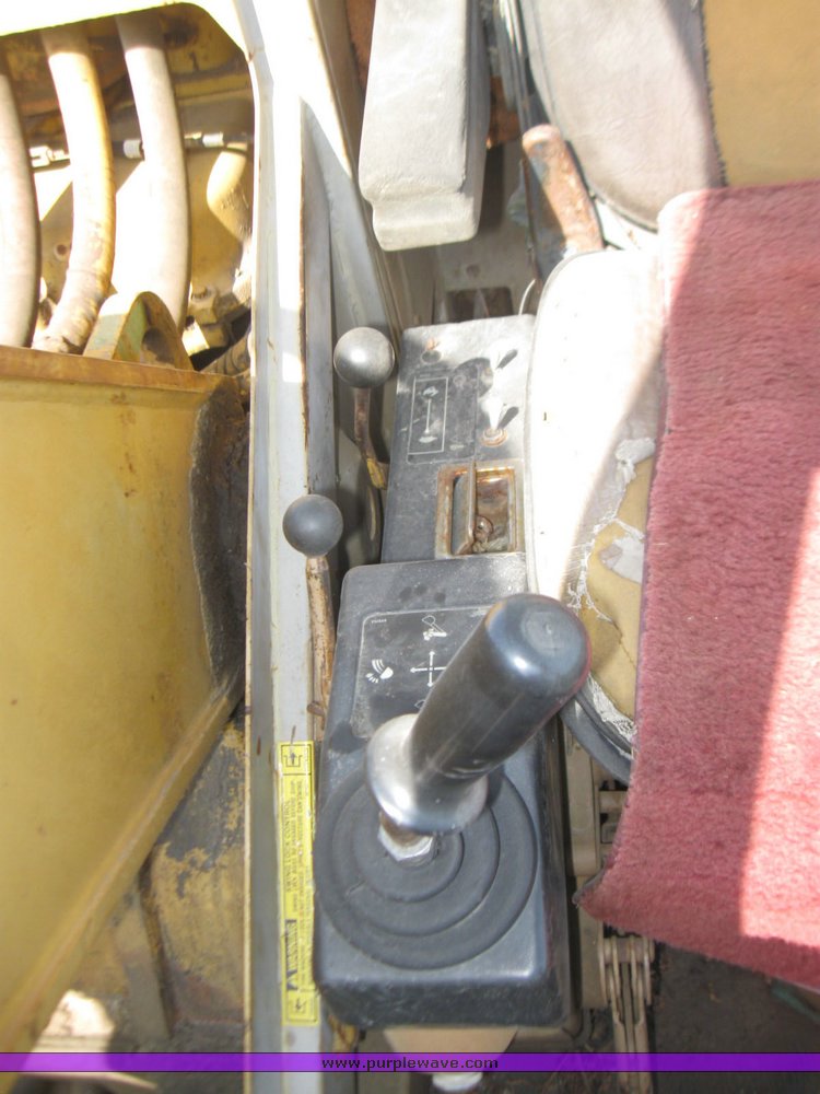 image for item 7110 1985 Caterpillar 231 hydraulic excavator