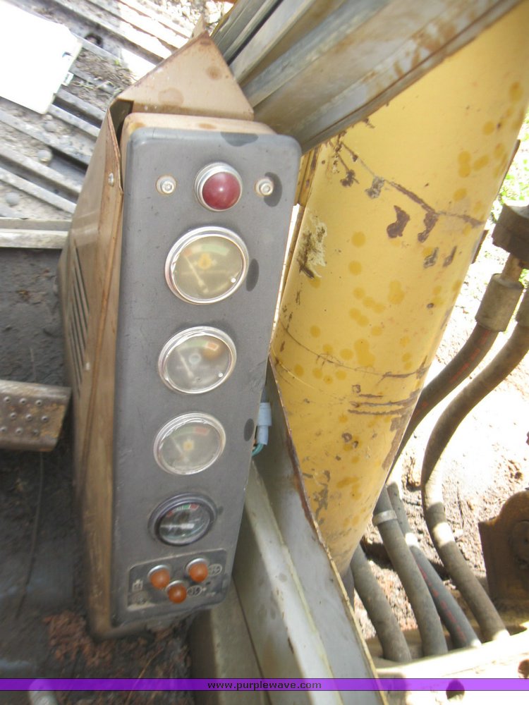 image for item 7110 1985 Caterpillar 231 hydraulic excavator