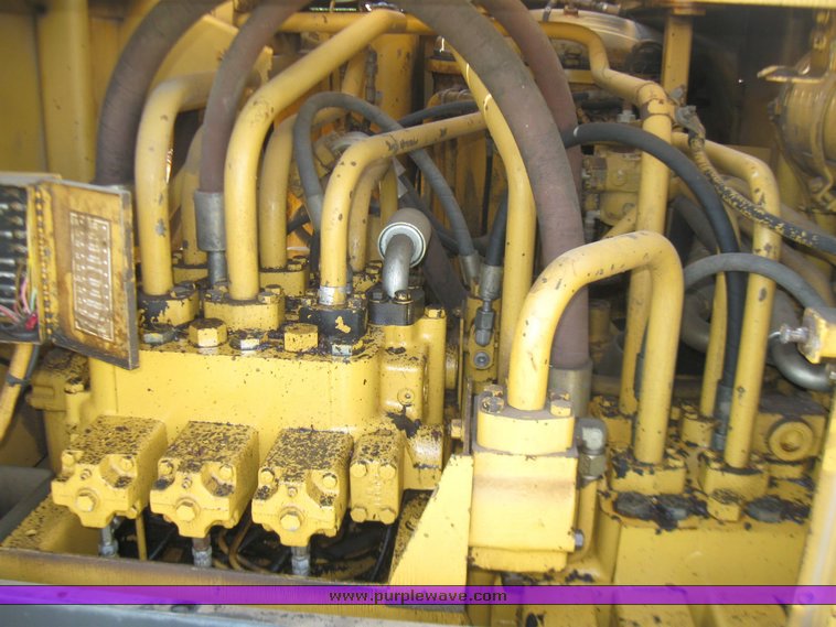 image for item 7110 1985 Caterpillar 231 hydraulic excavator