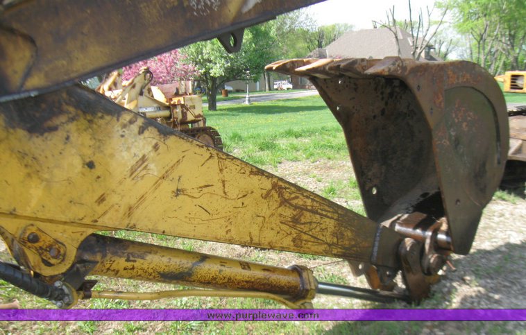 image for item 7110 1985 Caterpillar 231 hydraulic excavator