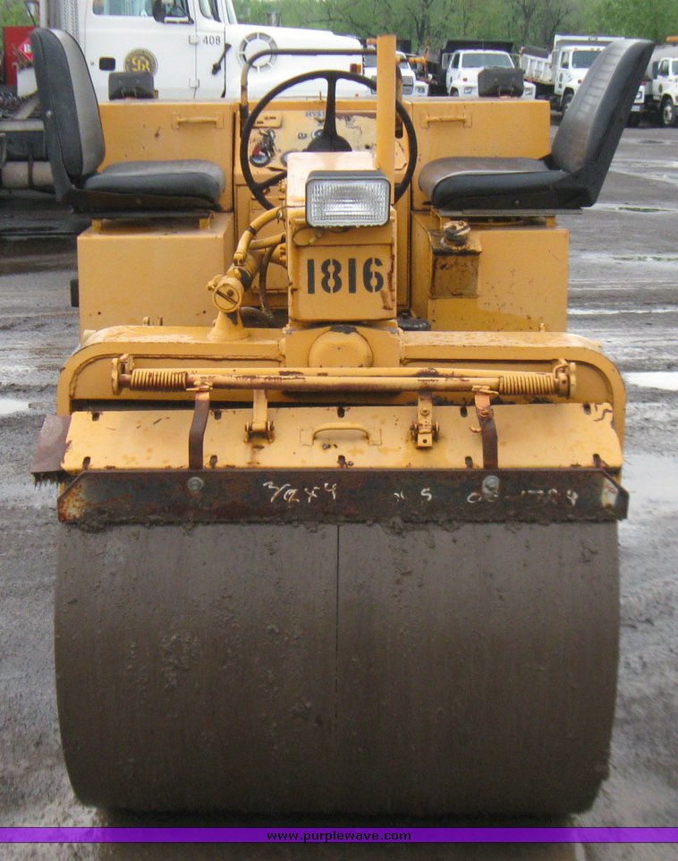 image for item 7362 Hyster C330A roller