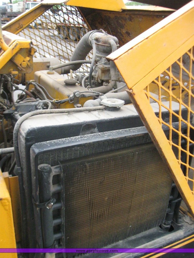 image for item 7362 Hyster C330A roller