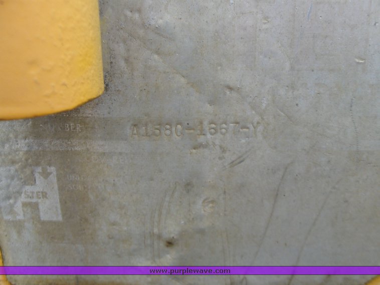 image for item 7362 Hyster C330A roller