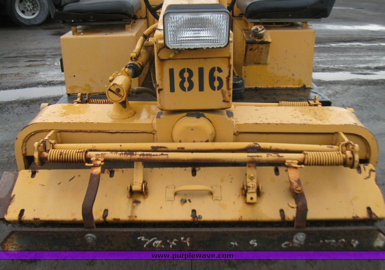 image for item 7362 Hyster C330A roller