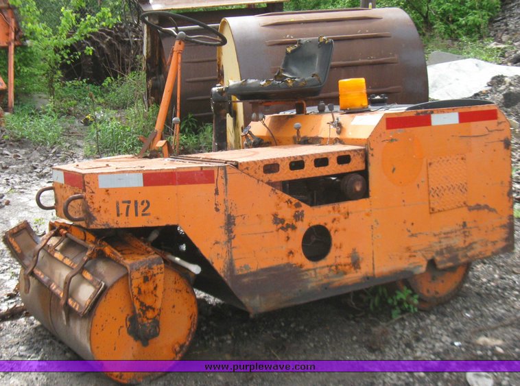 image for item 7363 Rosco Vibrapac roller