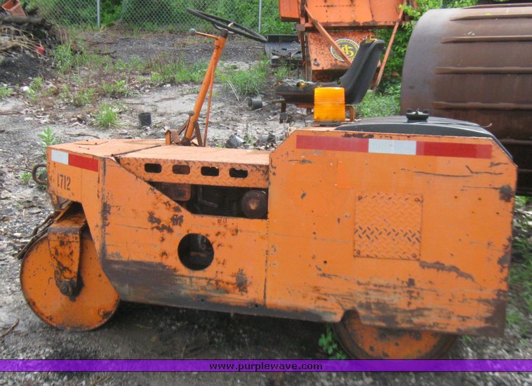 image for item 7363 Rosco Vibrapac roller