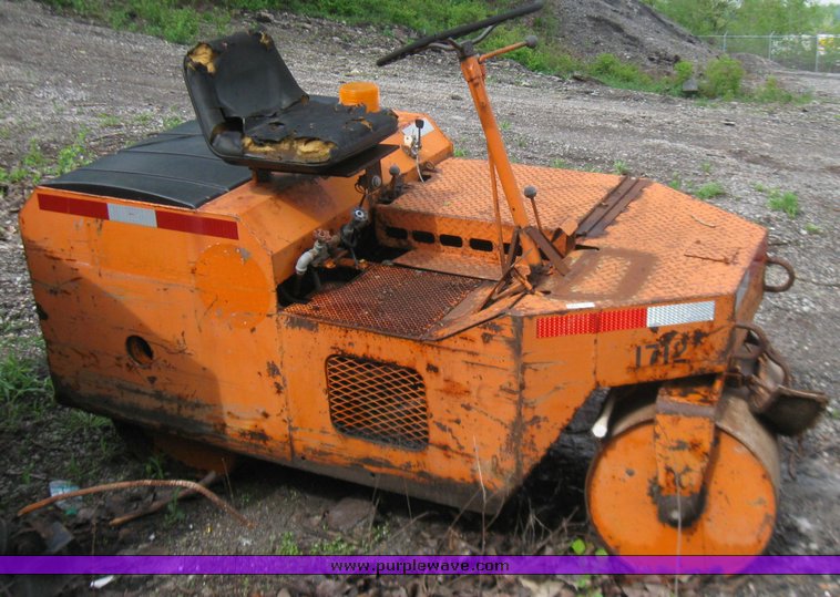 image for item 7363 Rosco Vibrapac roller