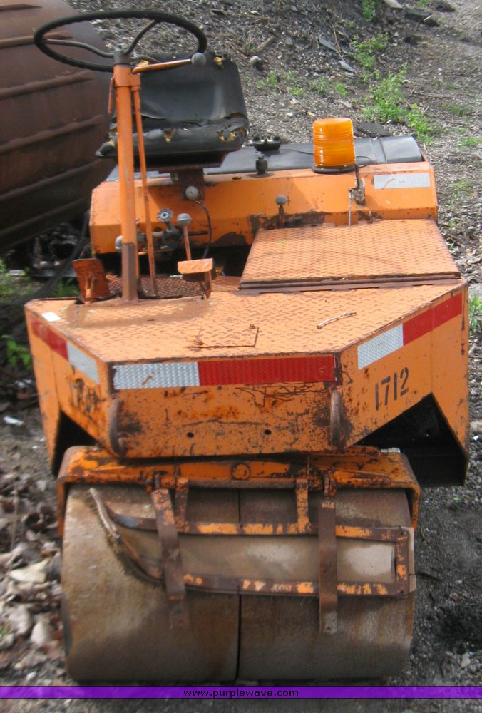 image for item 7363 Rosco Vibrapac roller