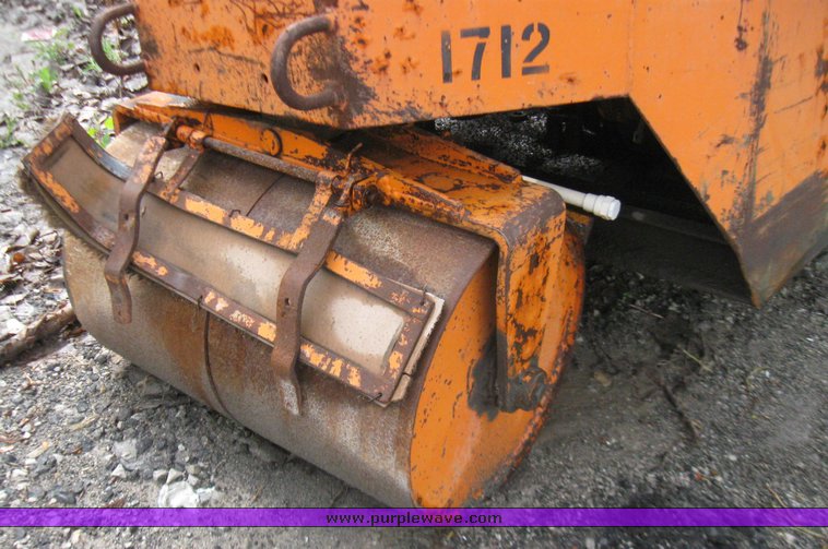 image for item 7363 Rosco Vibrapac roller