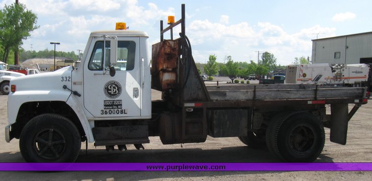 image for item 7366 1979 International truck