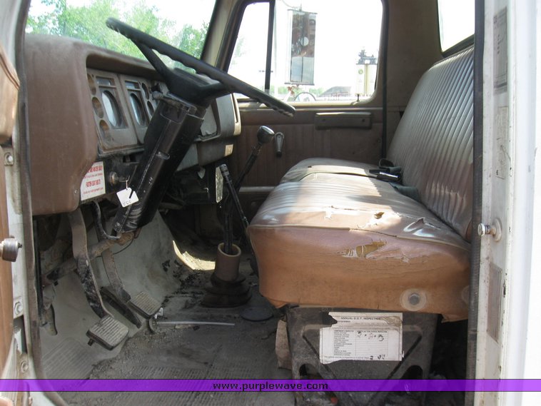 image for item 7366 1979 International truck